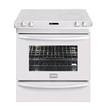 Frigidaire Gallery 30in Self Cleaning Freestanding Gas Range - White (CGES3065KW)